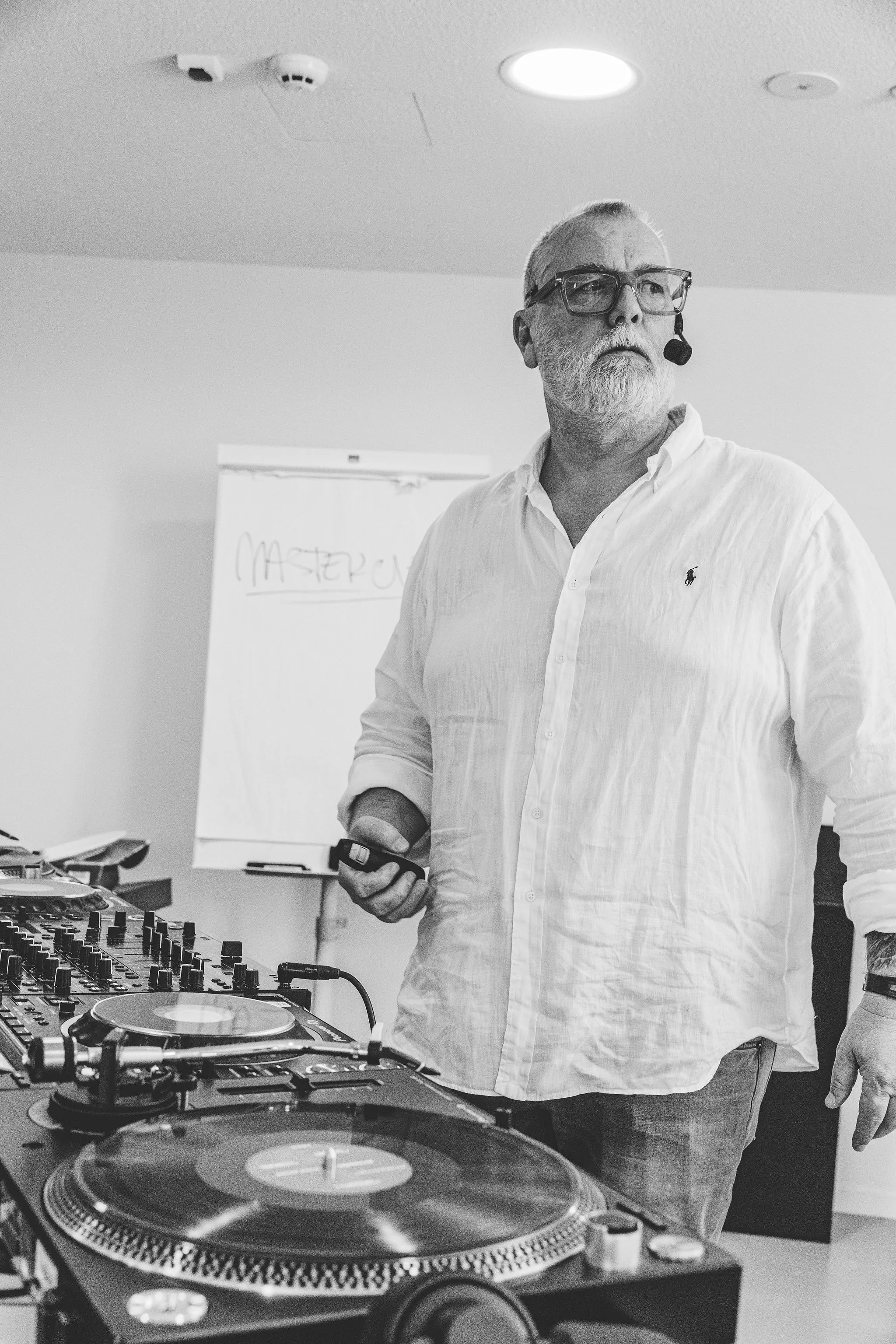Q3 DJ Masterclass — Hotel Ambasador — evening program