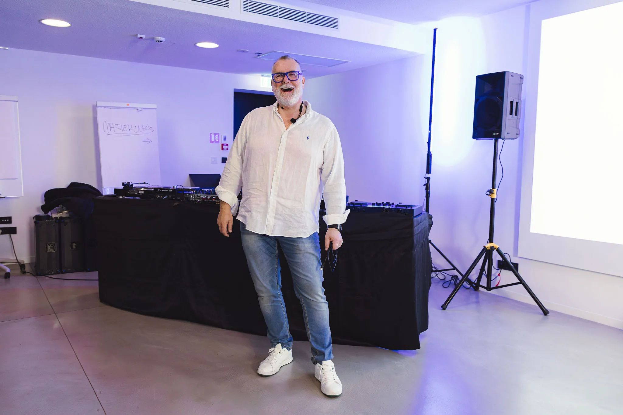 Q3 DJ Masterclass — Hotel Ambasador — instruction